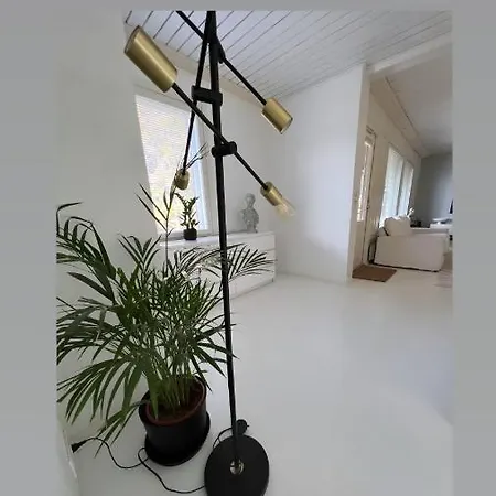 Omakotitalo Rauhallisella Sijainnilla Laehellae Keskustaa Maksuton Pysaekoeinti Ja Puusauna *