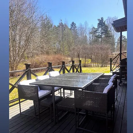 Daire Omakotitalo Rauhallisella Sijainnilla Laehellae Keskustaa Maksuton Pysaekoeinti Ja Puusauna