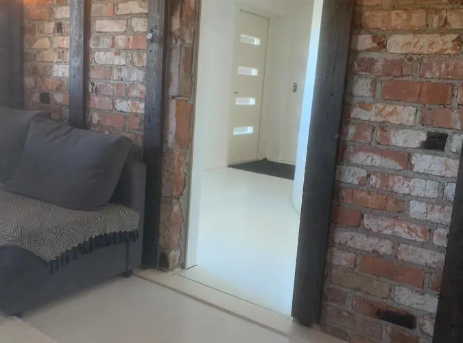 Omakotitalo Rauhallisella Sijainnilla Laehellae Keskustaa Maksuton Pysaekoeinti Ja Puusauna 海门林纳