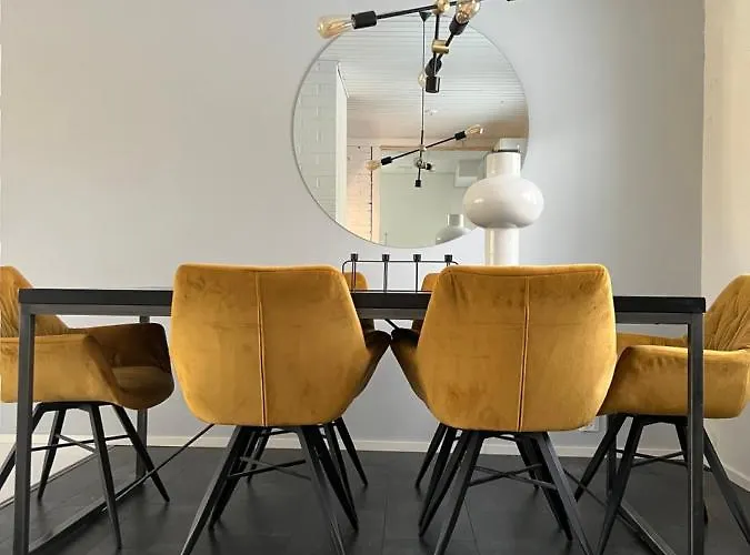 Omakotitalo Rauhallisella Sijainnilla Laehellae Keskustaa Maksuton Pysaekoeinti Ja Puusauna 公寓 海门林纳